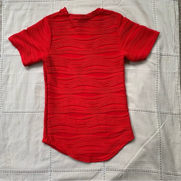Apache Red Textured Tee - Picture 6 of 7